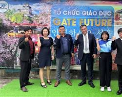 Hình ảnh về Giáo viên Gate Future hướng dẫn học viên