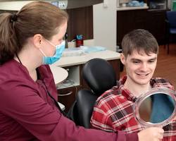 Hình ảnh về Giảng viên nha khoa đang giảng bài Dental lecturer teaching