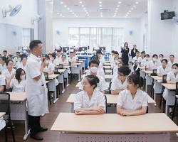 Hình ảnh về Sinh viên Trung cấp Răng Hàm Mặt thực hành