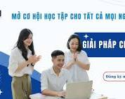 Hình ảnh về Học viên hệ từ xa học tập trực tuyến