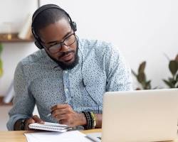 Hình ảnh về People learning Online