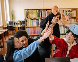 Hình ảnh về happy students learning IT