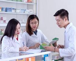 Hình ảnh về Sinh viên học trực tuyến ngành Dược sĩ